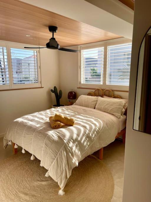 Chic Beachside Getaway 2Br 2Bath Fully Equipped Apartment Gold Coast Exterior photo