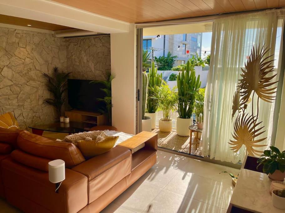 Chic Beachside Getaway 2Br 2Bath Fully Equipped Apartment Gold Coast Exterior photo